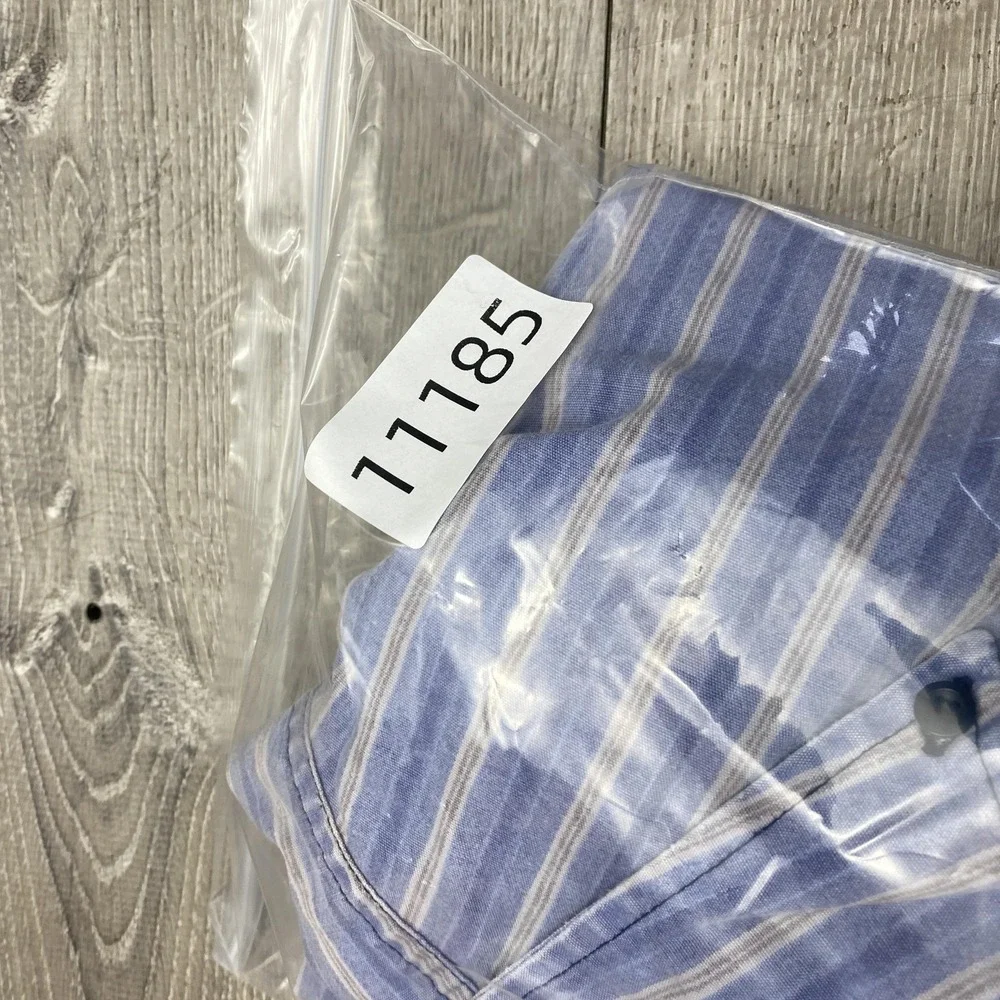 Gap Shirt Mens Large‎ Blue Stripe Long Sleeve Button Front Pockets Classic Fit